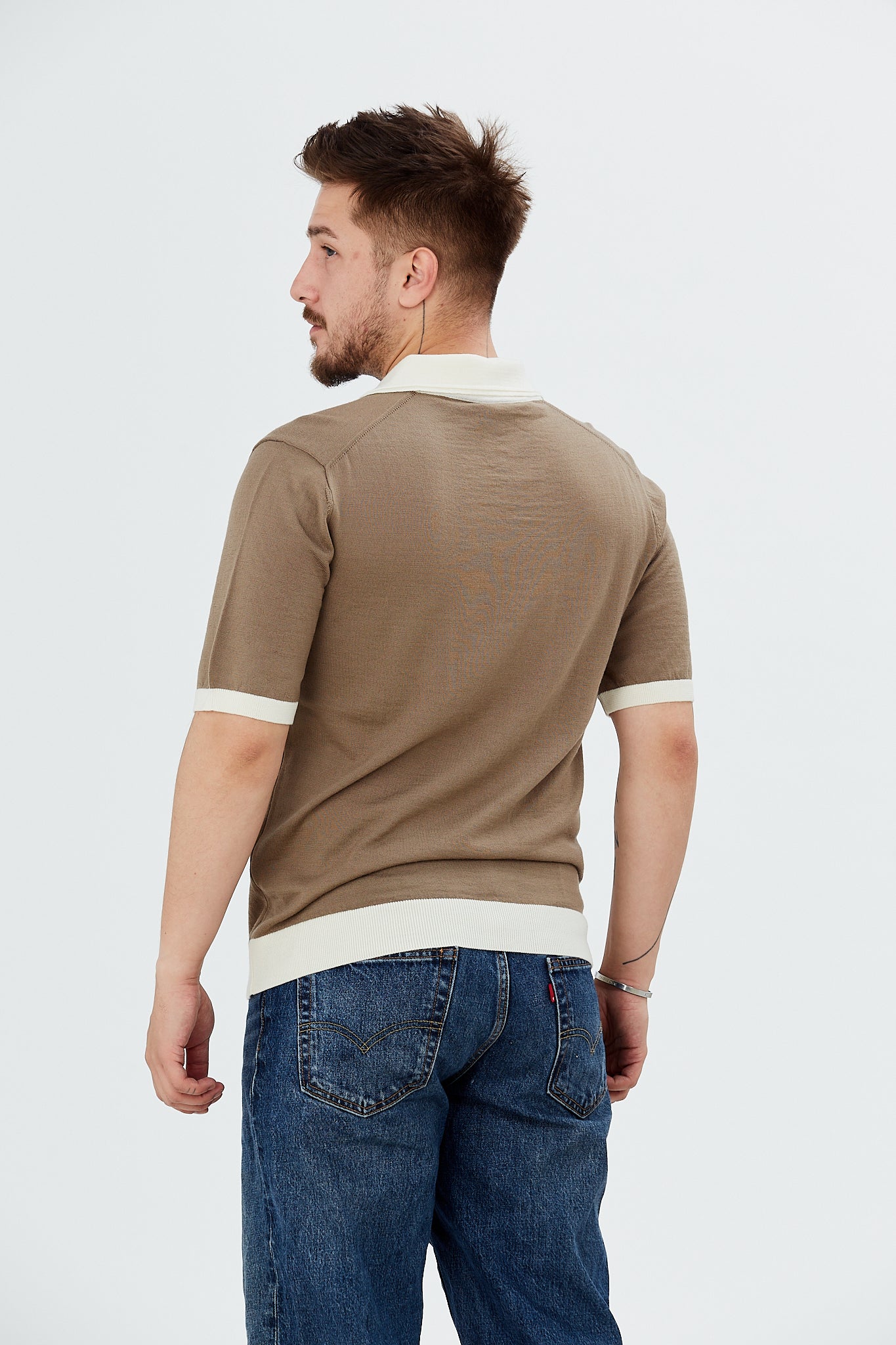 Pulover cu maneca scurta si guler polo in contrast