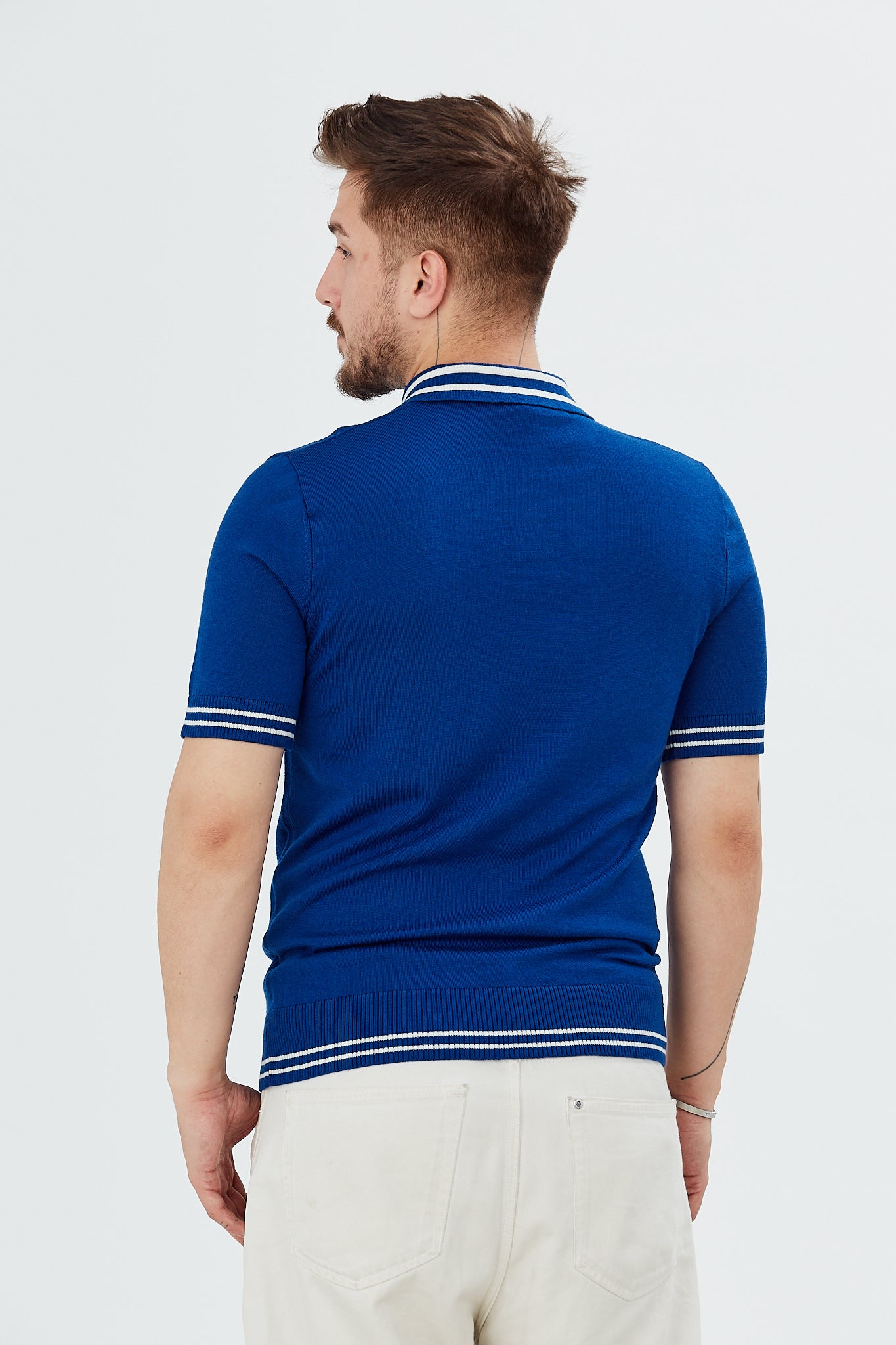 Pulover cu guler polo si modele zig-zag