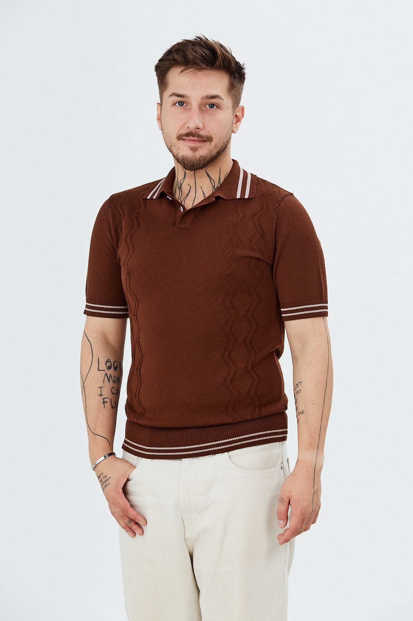 Pulover cu guler polo si modele zig-zag