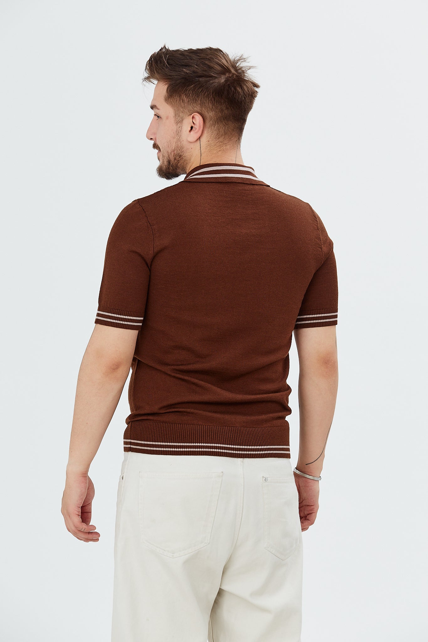 Pulover cu guler polo si modele zig-zag