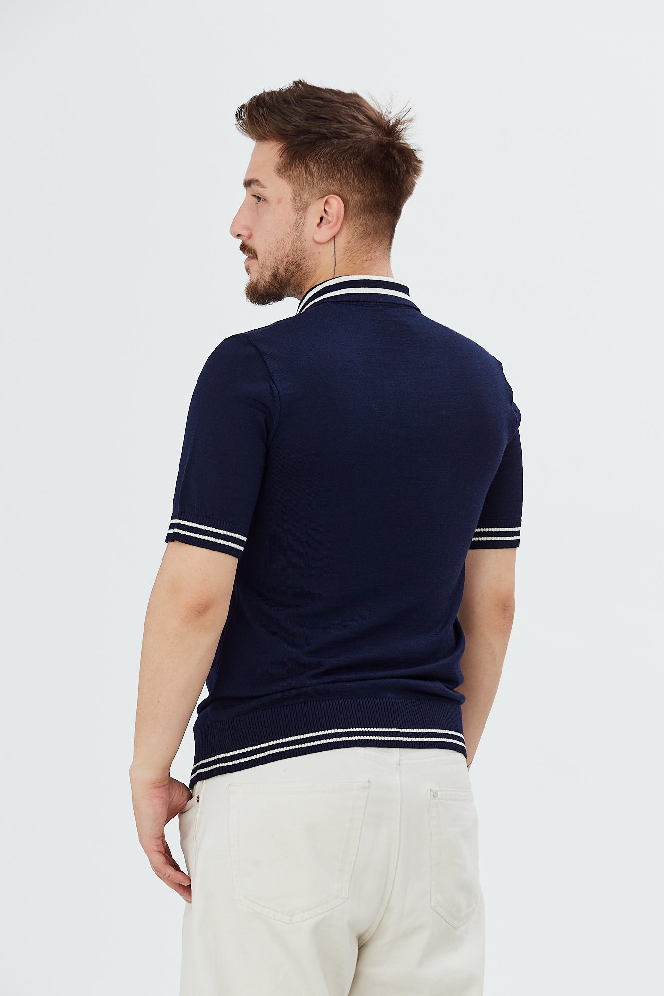Pulover cu guler polo si modele zig-zag