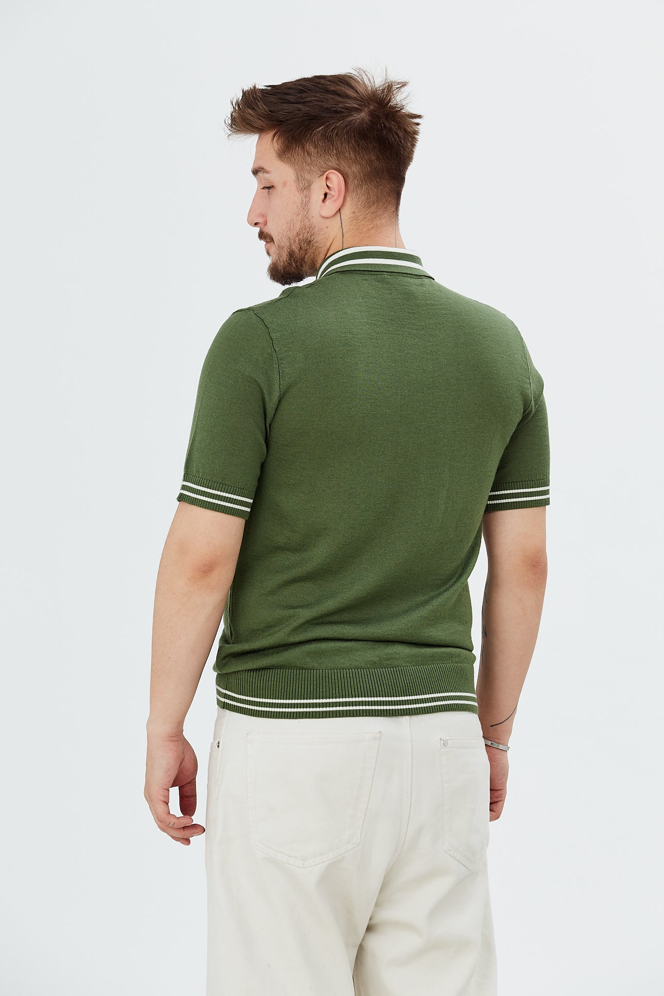 Pulover cu guler polo si modele zig-zag