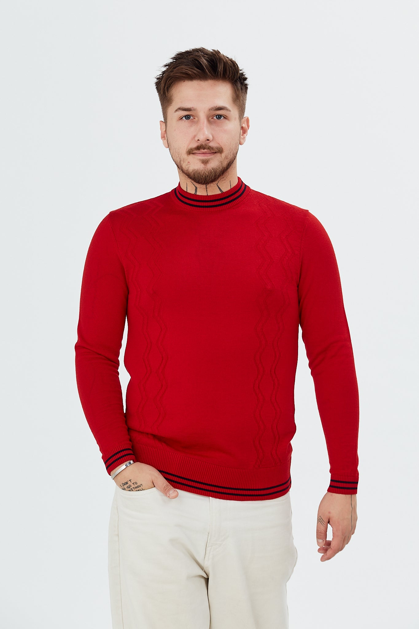 Pulover cu model zig-zag si maneci lungi