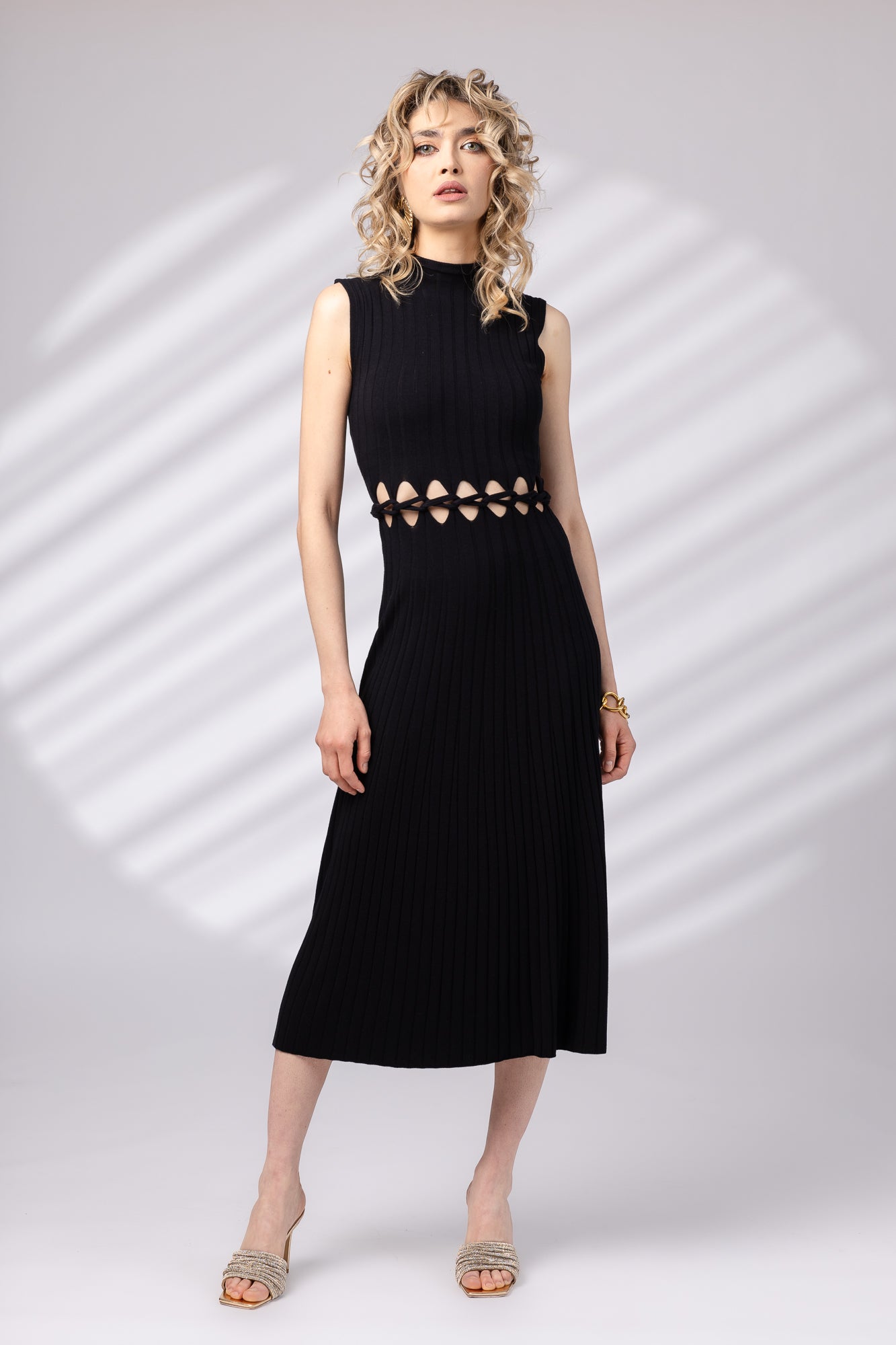 Rochie cu impletitura in talie