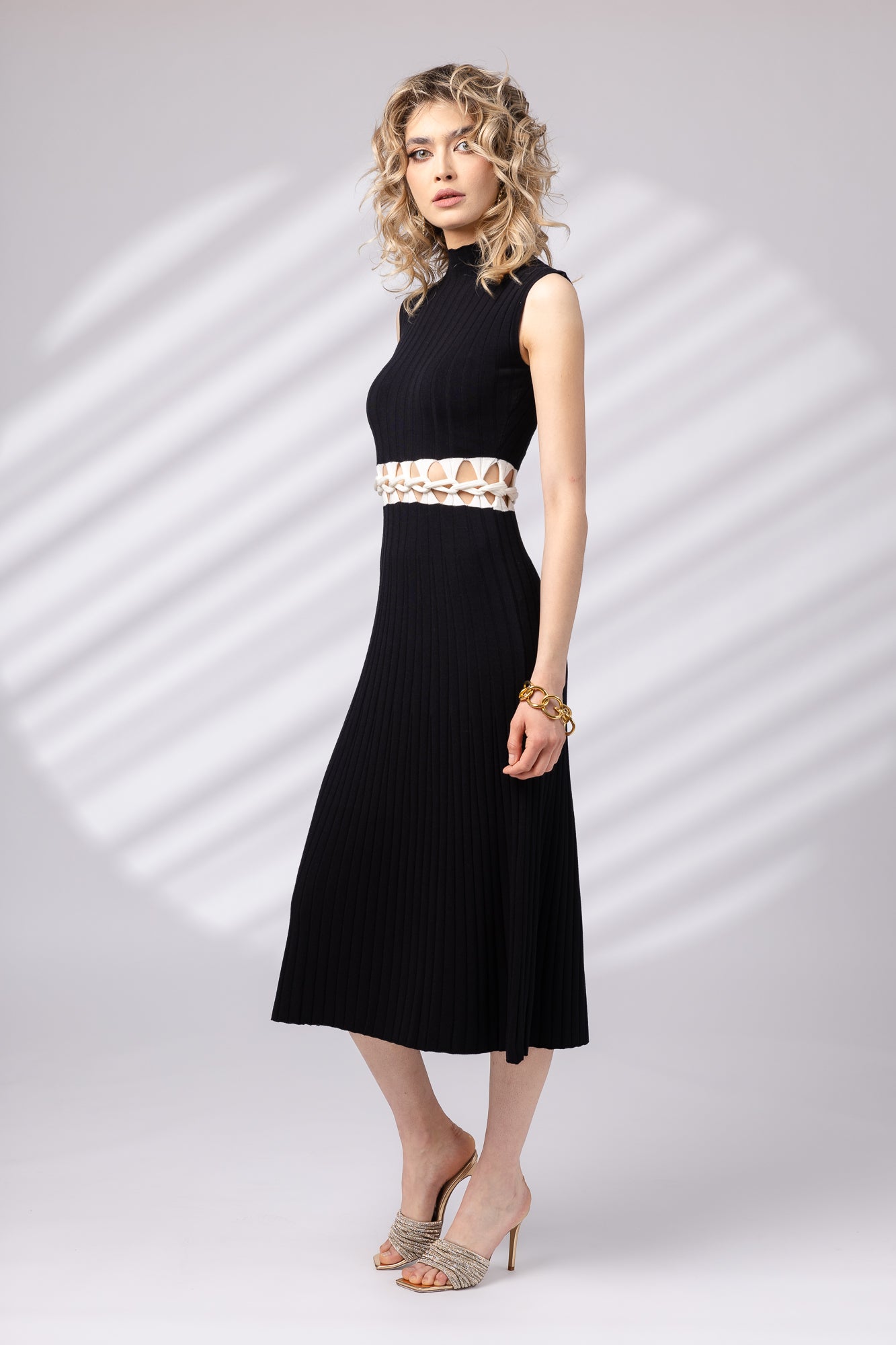Rochie cu impletitura in talie