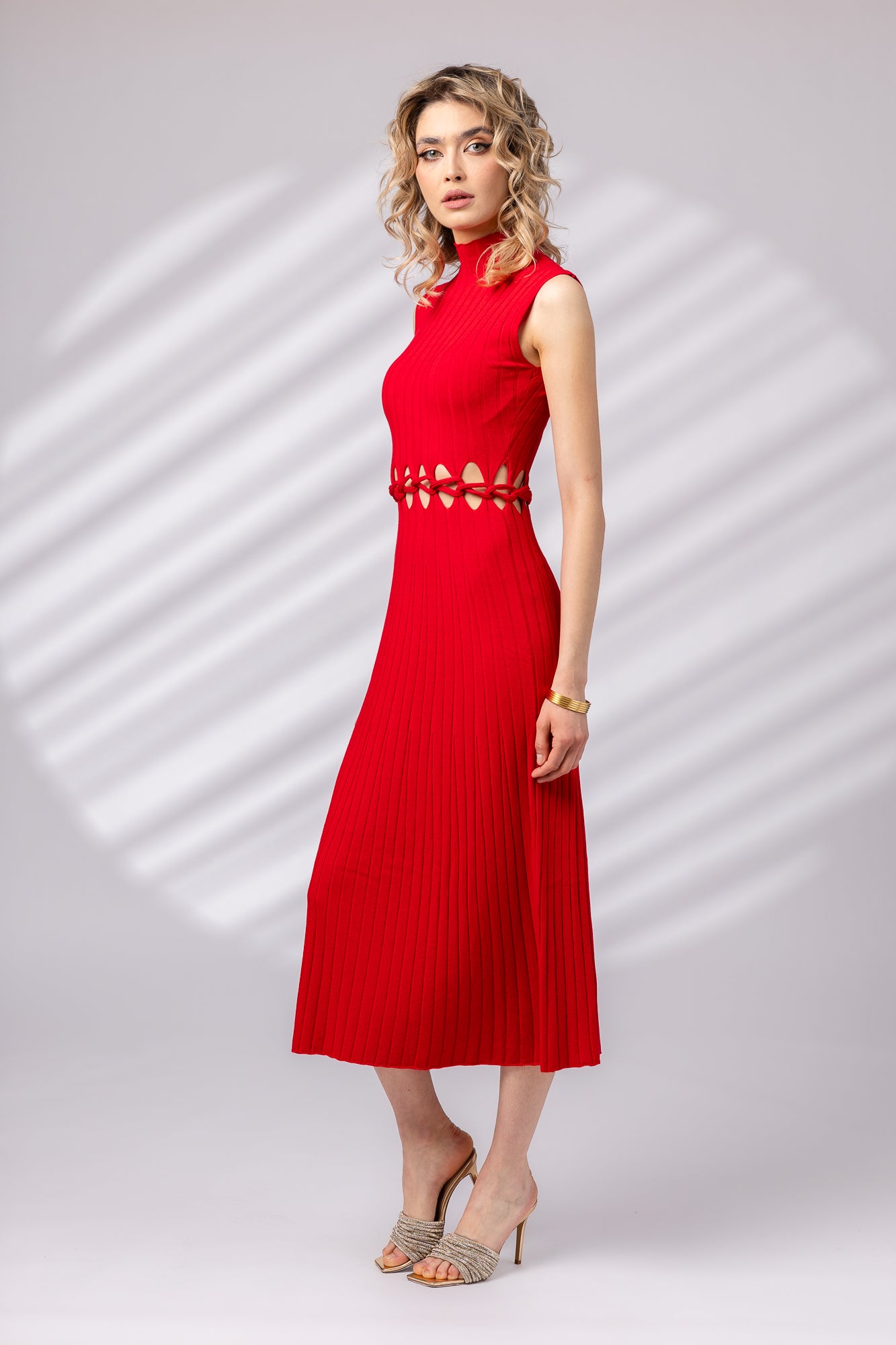 Rochie cu impletitura in talie