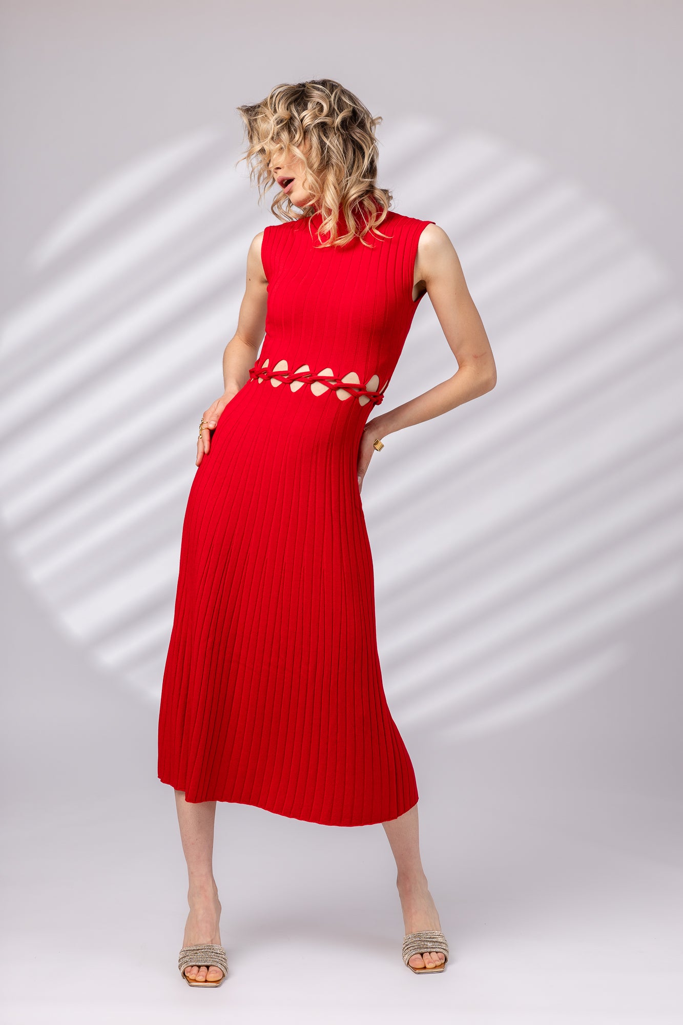 Rochie cu impletitura in talie
