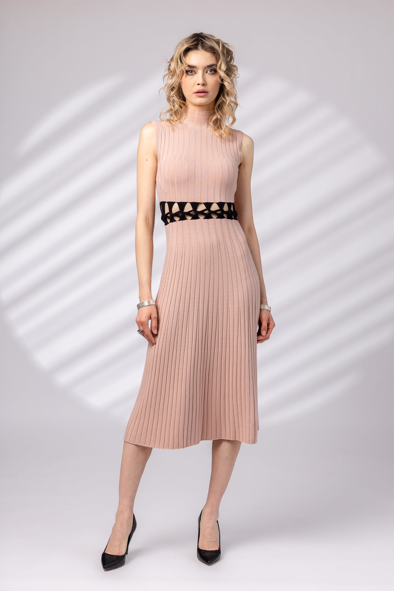 Rochie cu impletitura in talie