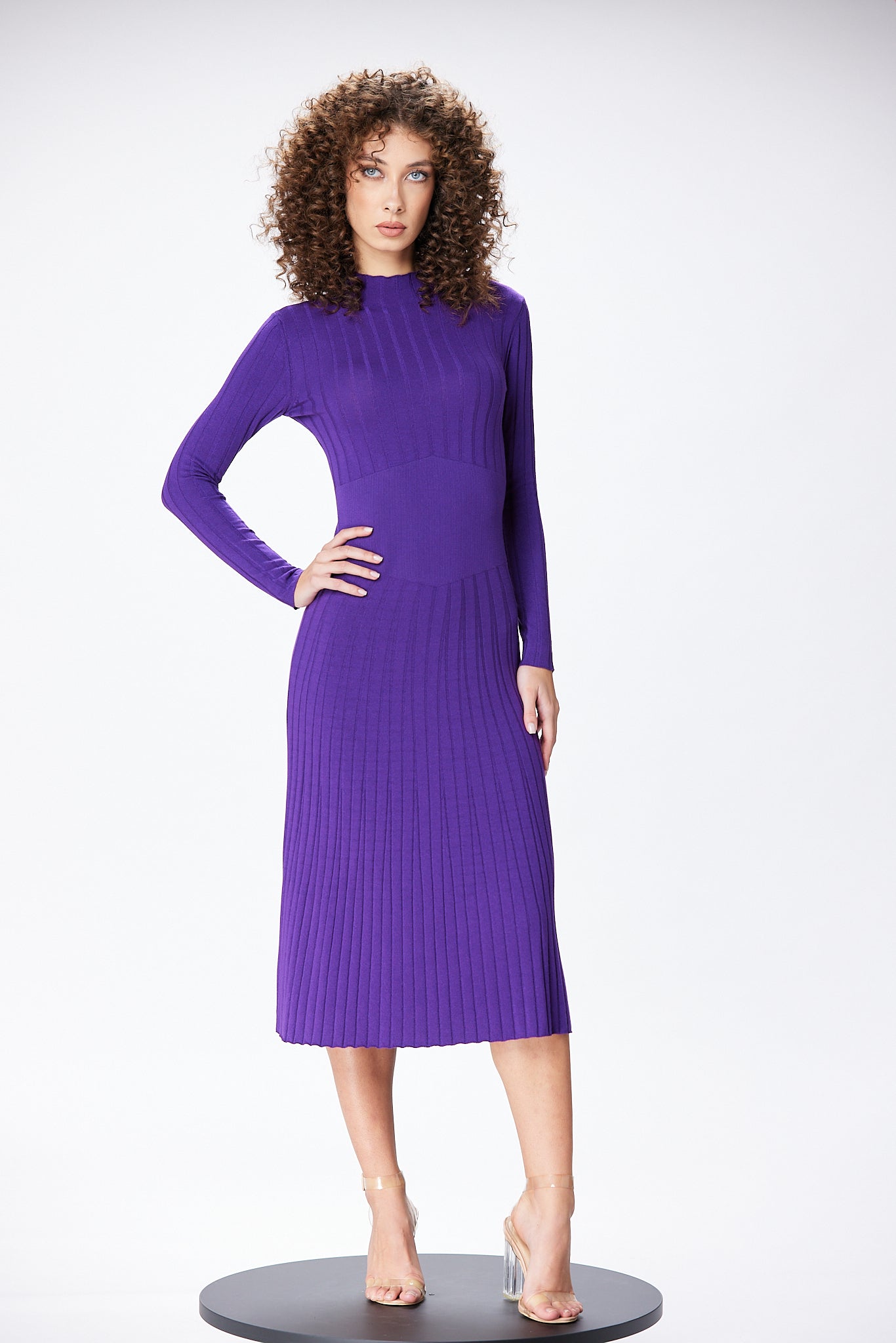 Rochie midi cu talie conturata