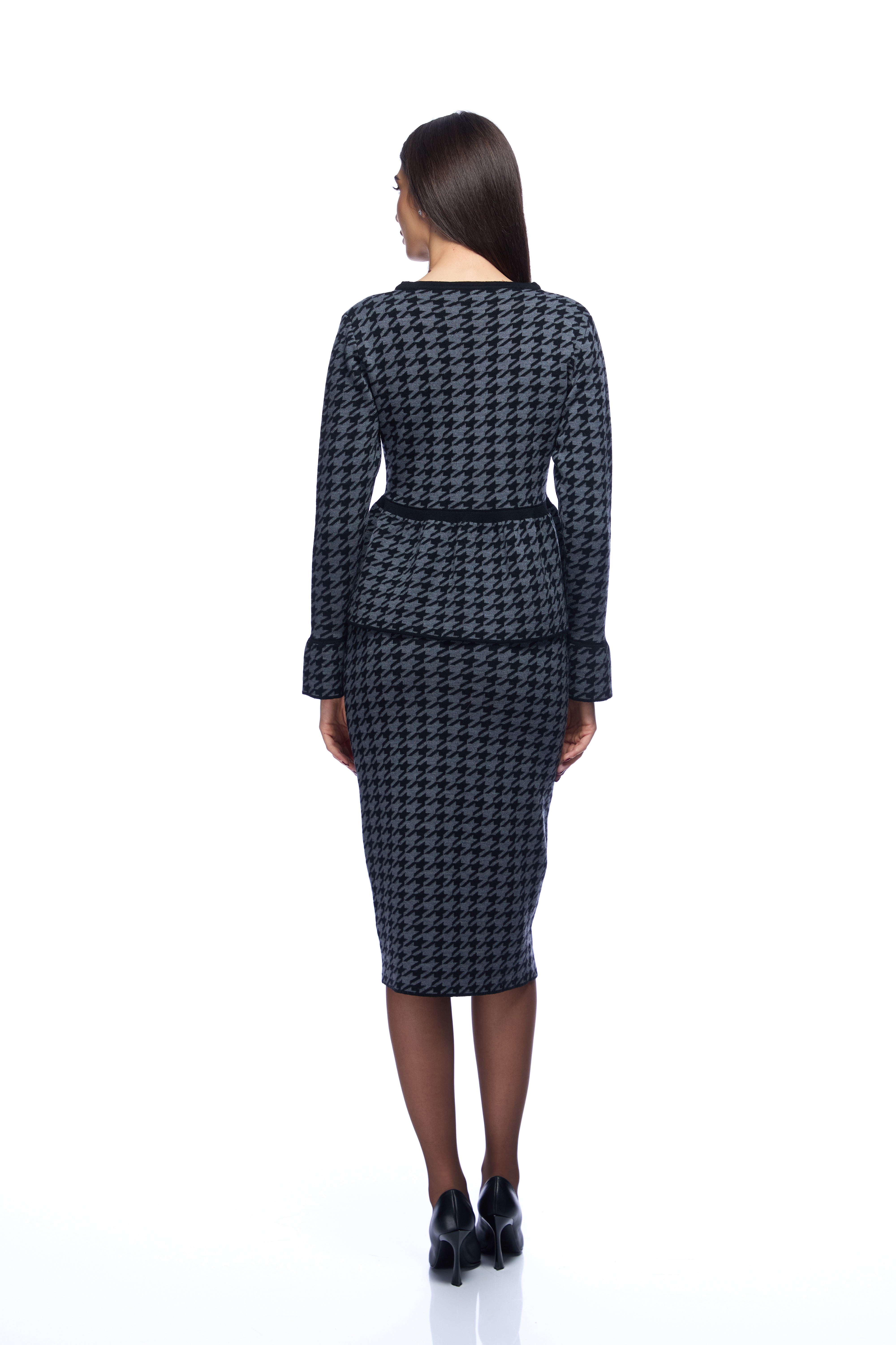 Jacheta scurta cu volanas