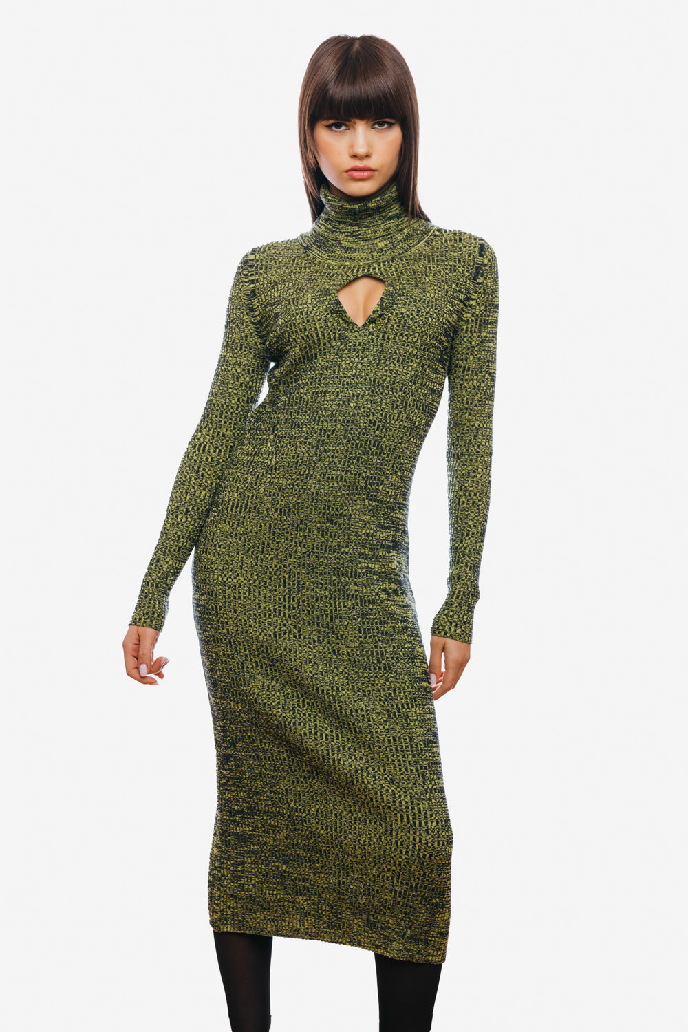Rochie mulata cu maneci lungi si guler inalt