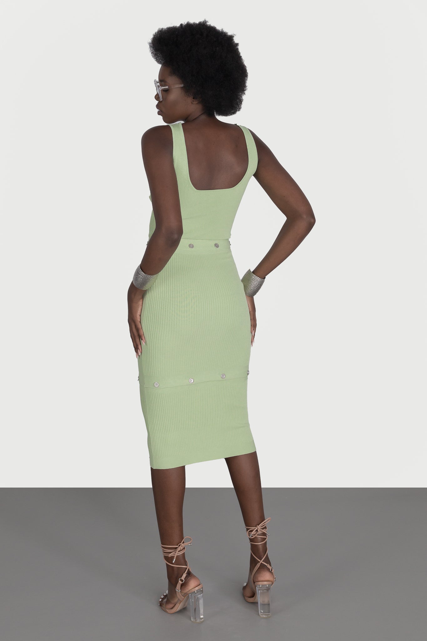 Rochie in trei piese cu nasturi