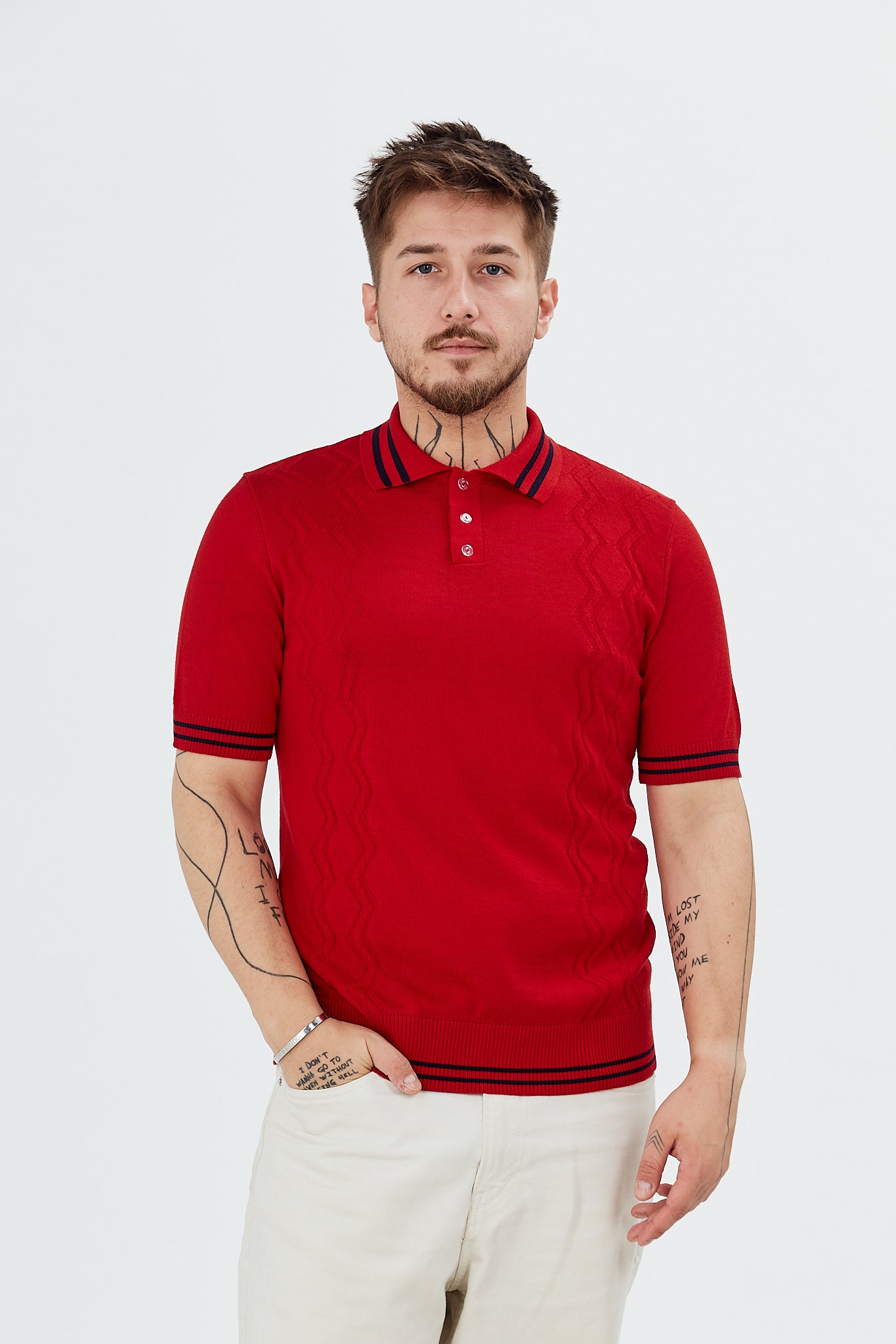 Pulover cu guler polo si modele zig-zag